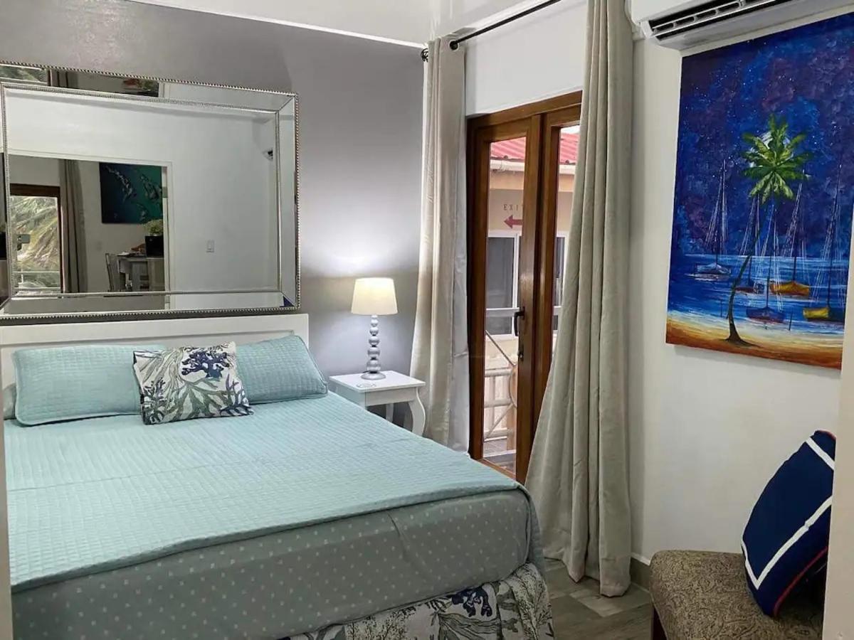 Beach Club Budget Rooms At Popeyes Caye Caulker Dış mekan fotoğraf