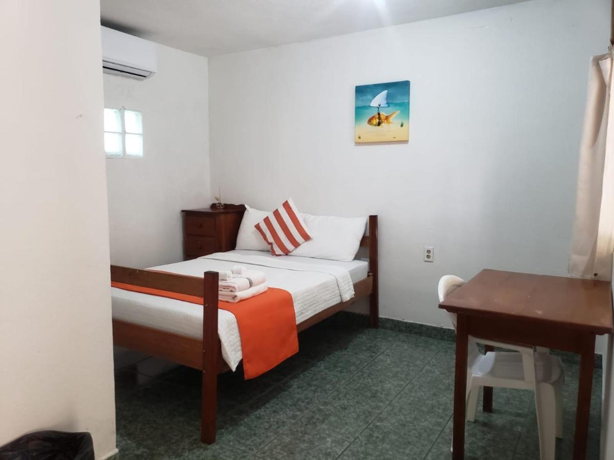 Beach Club Budget Rooms At Popeyes Caye Caulker Dış mekan fotoğraf