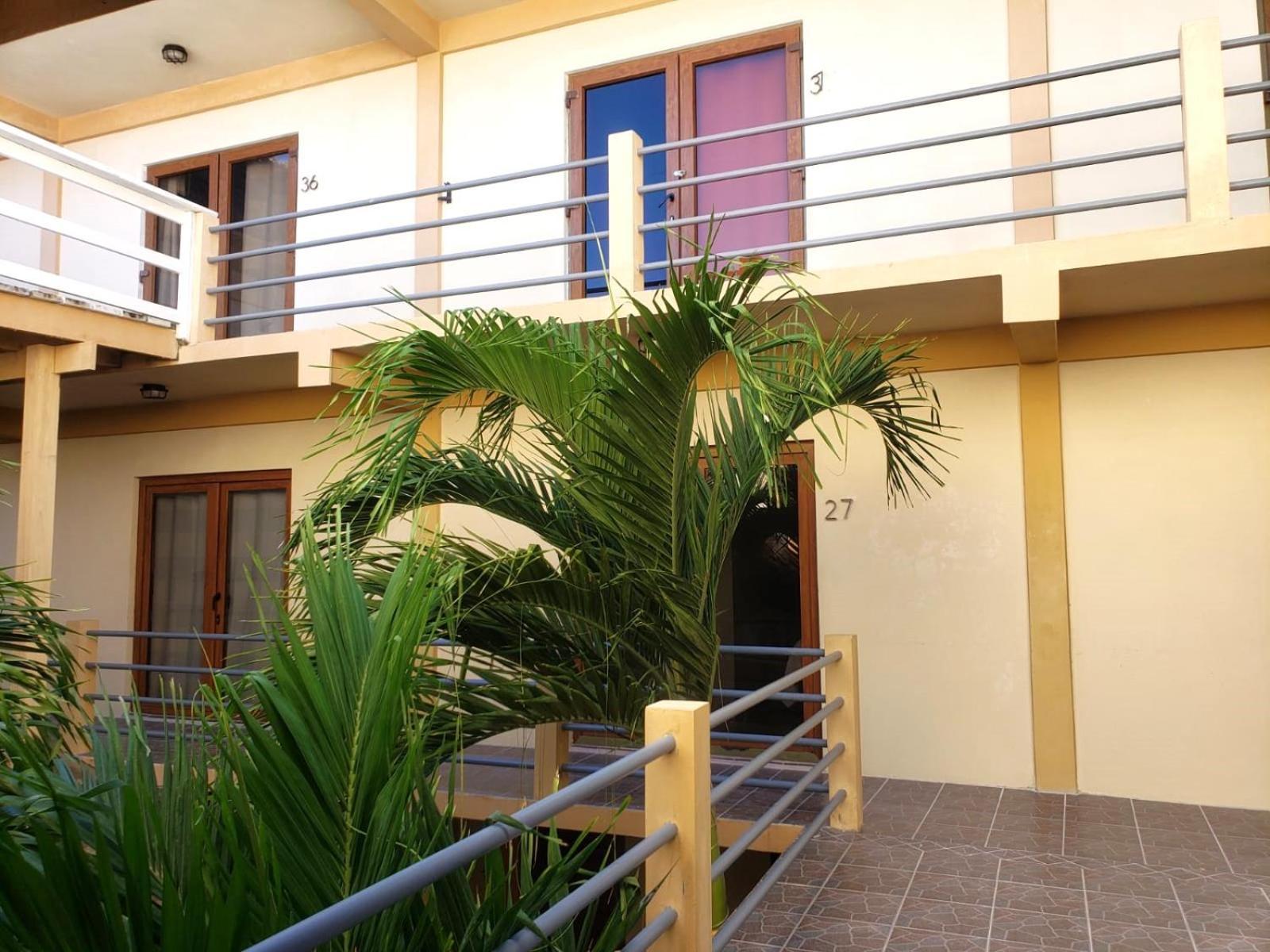 Beach Club Budget Rooms At Popeyes Caye Caulker Dış mekan fotoğraf