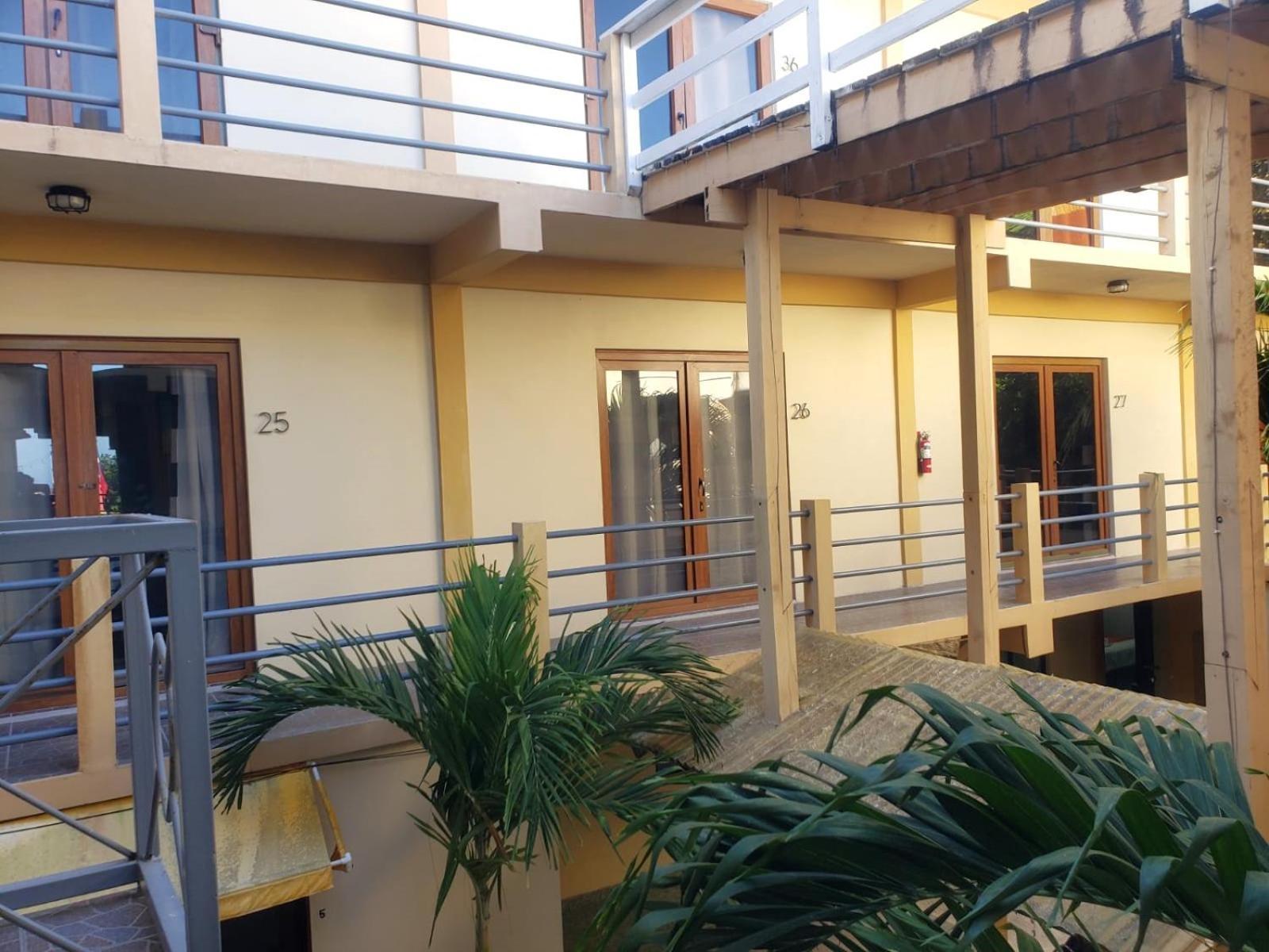 Beach Club Budget Rooms At Popeyes Caye Caulker Dış mekan fotoğraf