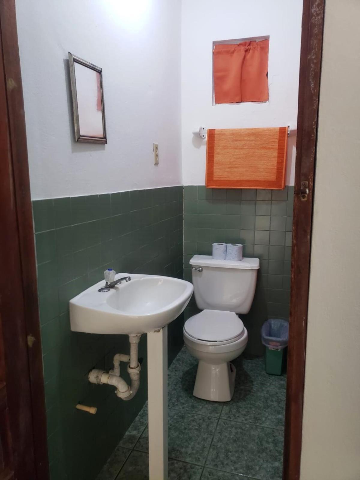Beach Club Budget Rooms At Popeyes Caye Caulker Dış mekan fotoğraf