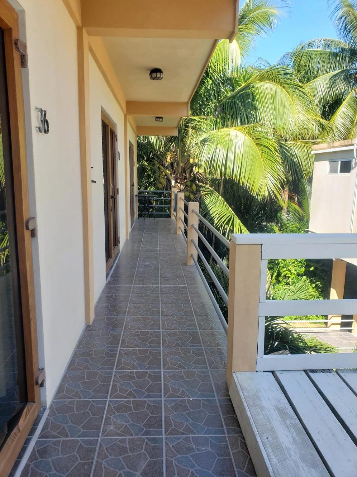 Beach Club Budget Rooms At Popeyes Caye Caulker Dış mekan fotoğraf