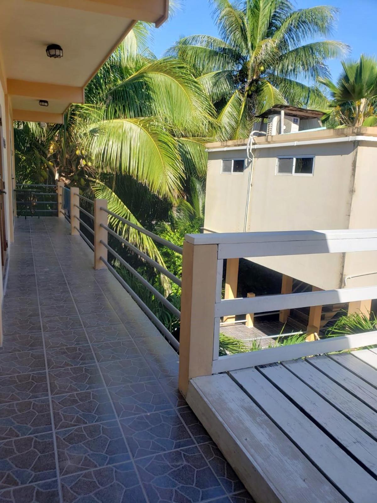 Beach Club Budget Rooms At Popeyes Caye Caulker Dış mekan fotoğraf