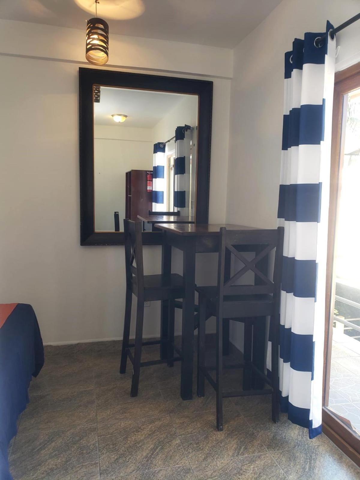Beach Club Budget Rooms At Popeyes Caye Caulker Dış mekan fotoğraf