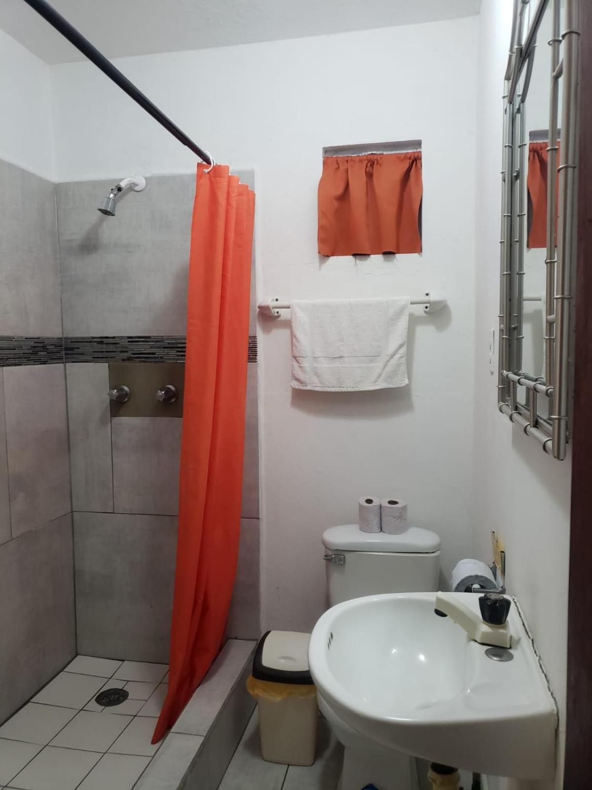 Beach Club Budget Rooms At Popeyes Caye Caulker Dış mekan fotoğraf